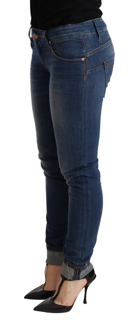 Acht Blau gewaschene Skinny Denim-Jeans mit niedriger Taille