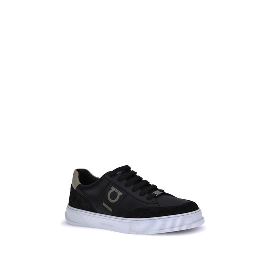 Ferragamo Schwarze Low-Top-Sneaker aus Kalbsleder Bos Taurus