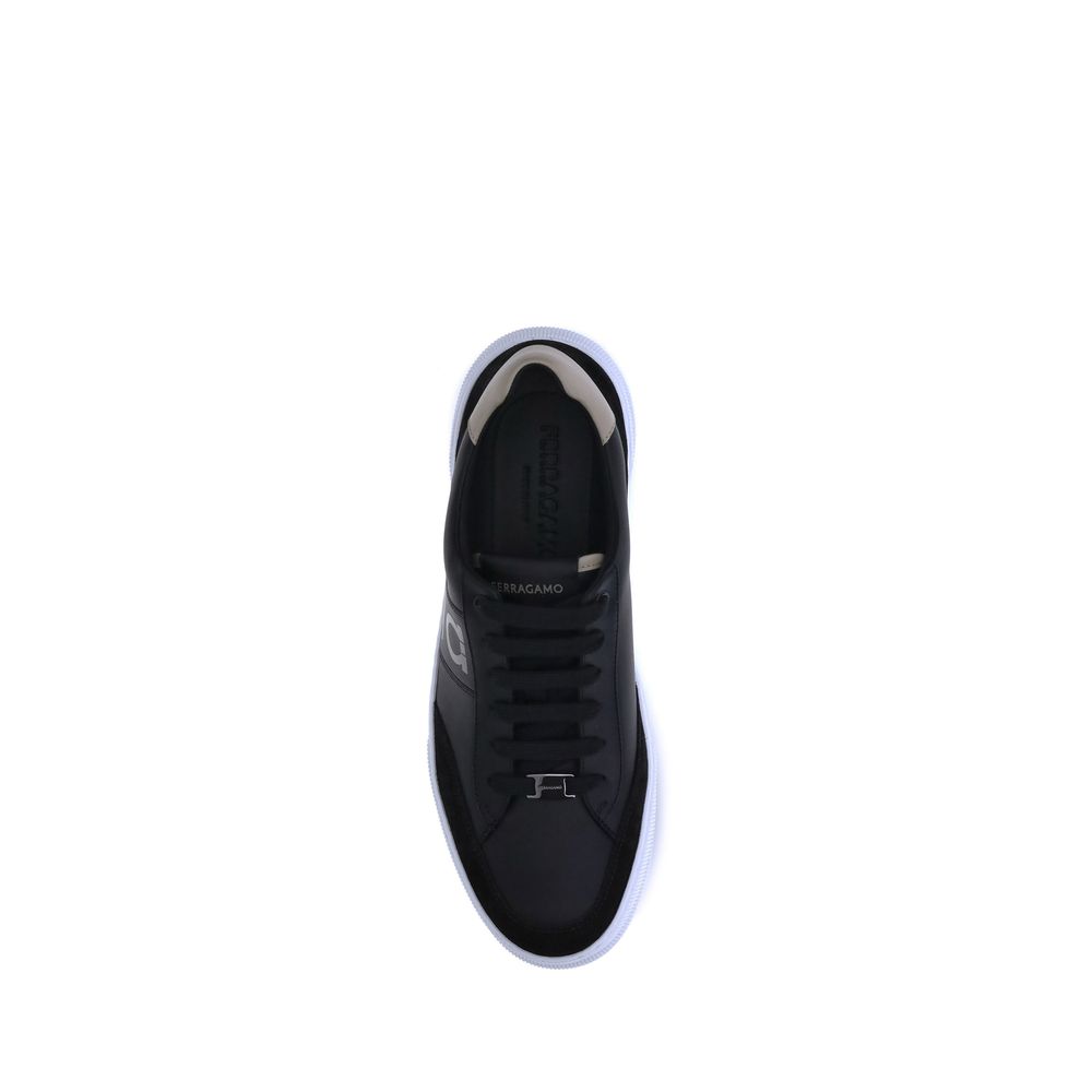 Ferragamo Schwarze Low-Top-Sneaker aus Kalbsleder Bos Taurus