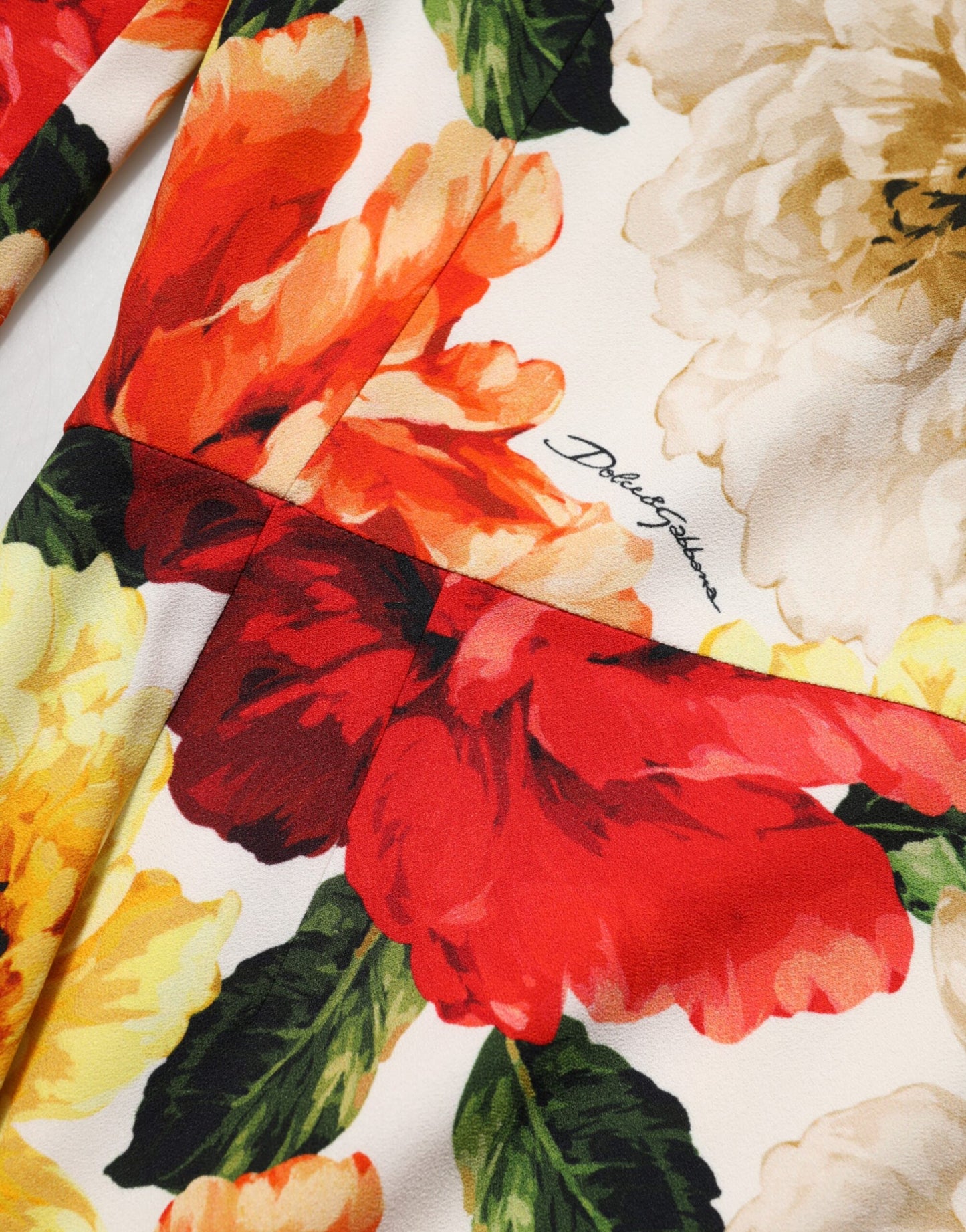 Dolce & Gabbana Multicolor Viskose Etuikleid mit Blumendruck