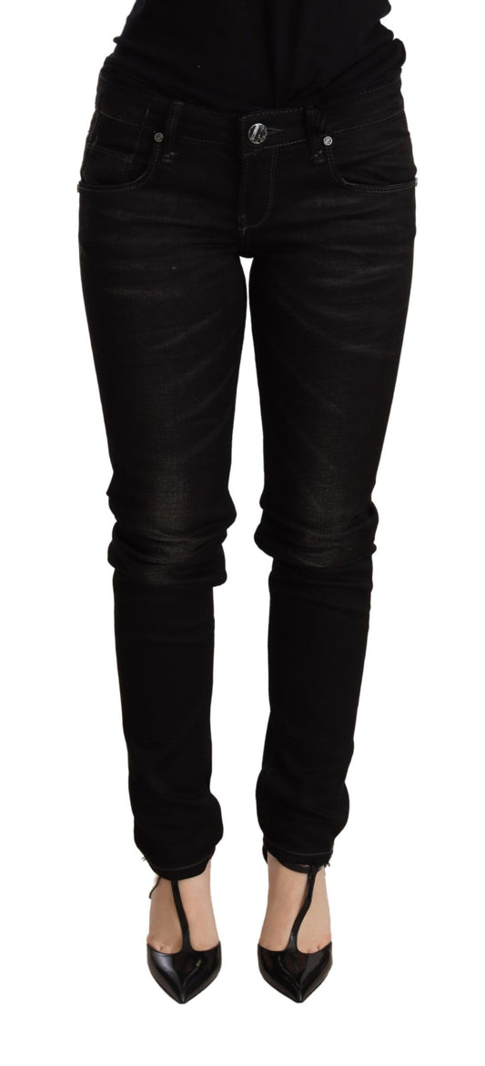 Acht Schwarze Skinny-Denim-Hose mit niedriger Taille