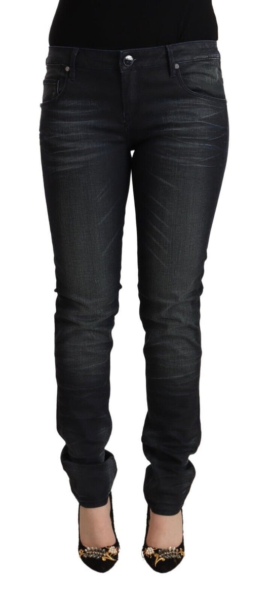 Acht Schwarze Slim Fit Denim-Jeans aus gewaschener Baumwolle mit niedriger Taille