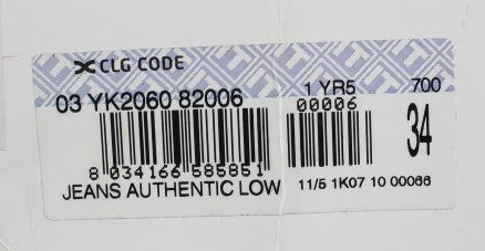 Acht Blaue Waschung Straight Fit Jeans mit niedriger Taille