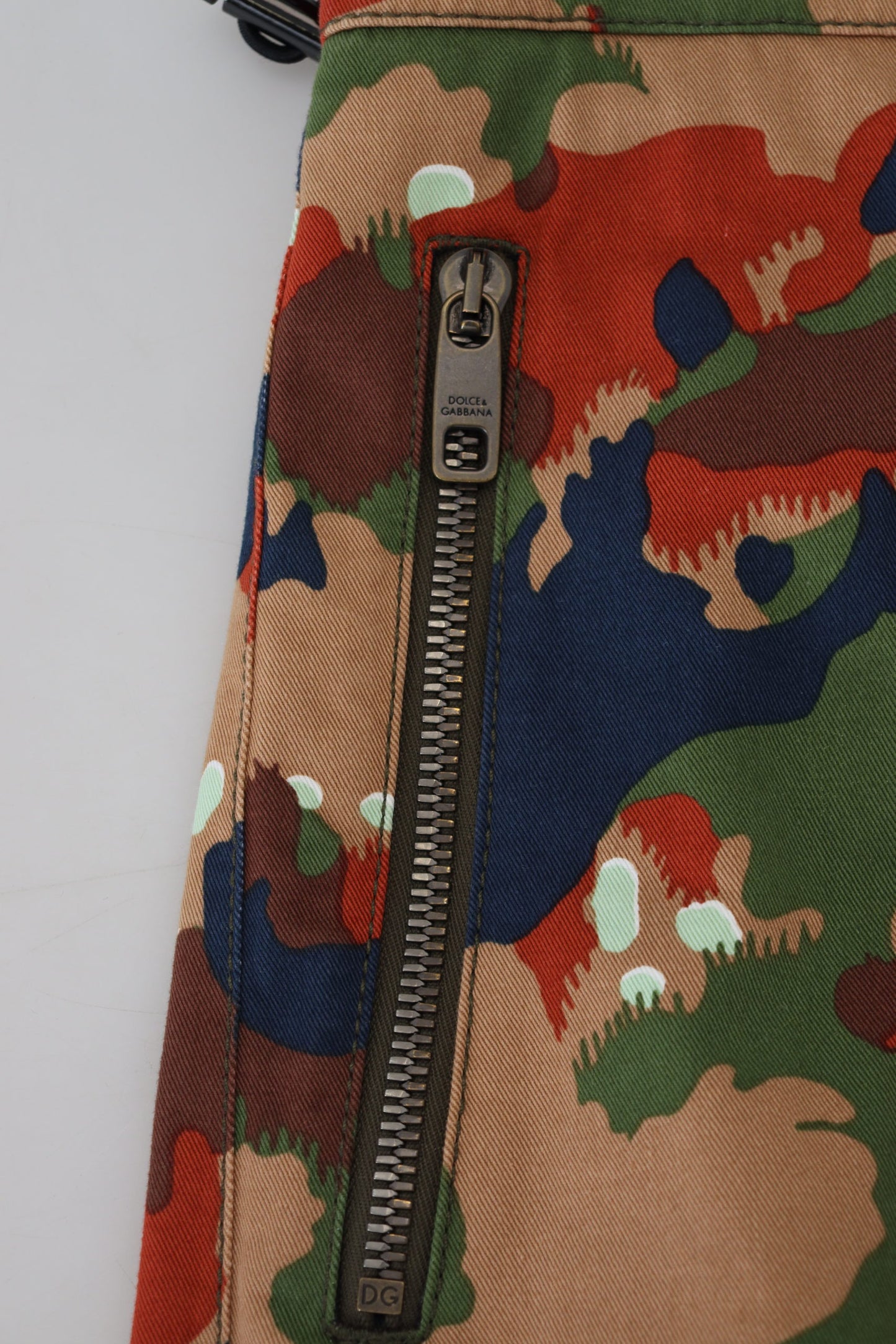 Dolce & Gabbana Mehrfarbige Cargo-Shorts aus Baumwolle mit Tarnmuster