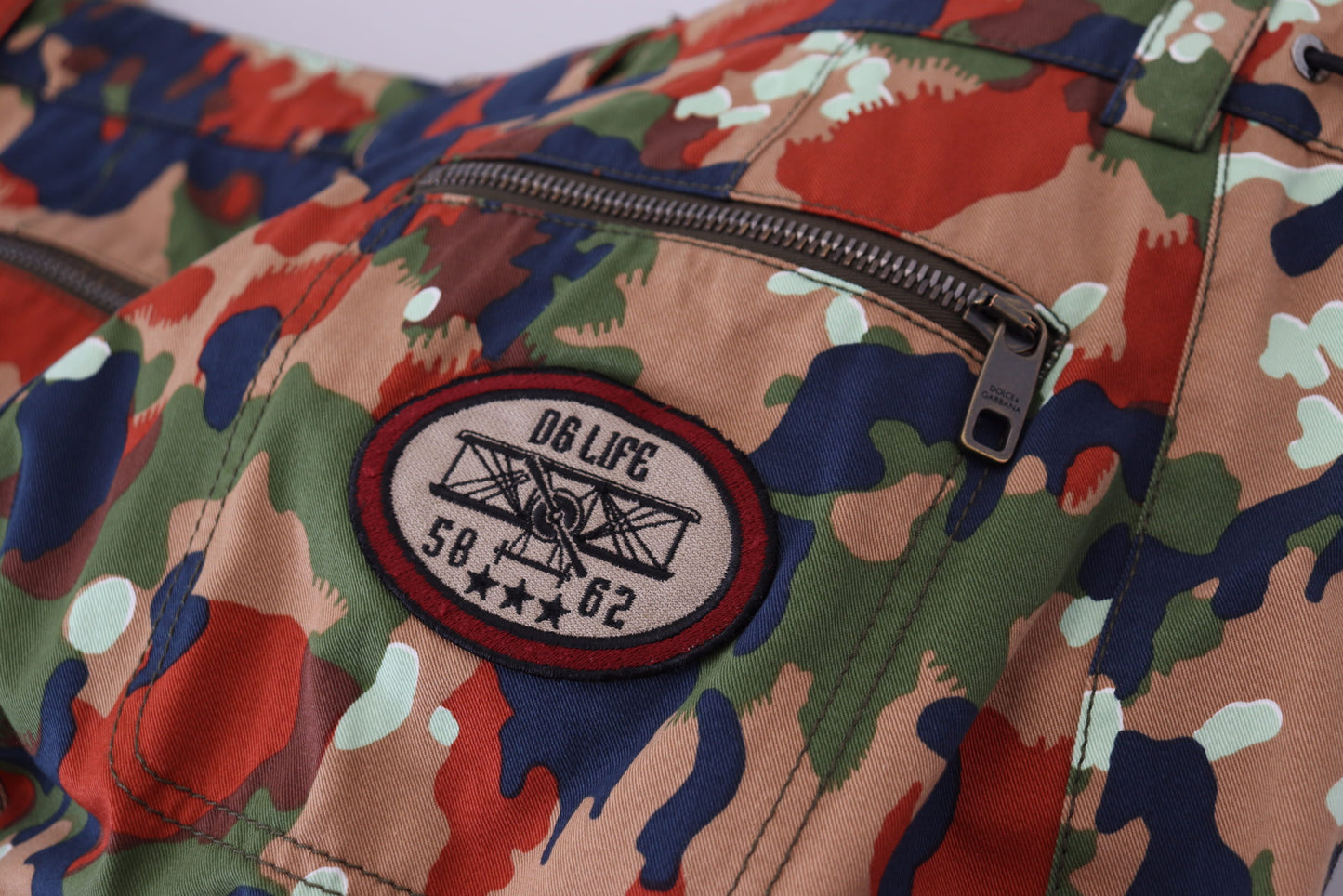 Dolce & Gabbana Mehrfarbige Cargo-Shorts aus Baumwolle mit Tarnmuster