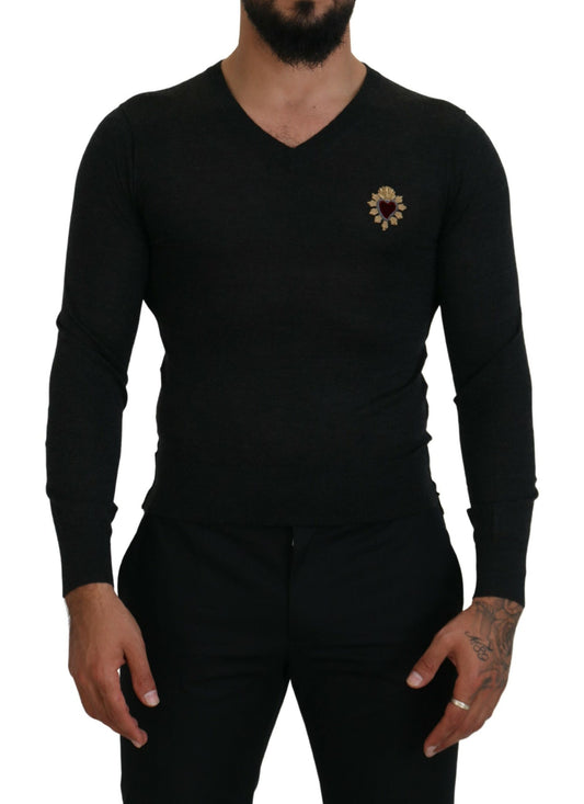 Dolce & Gabbana Grauer Kaschmirpullover mit V-Ausschnitt und goldenem Herz