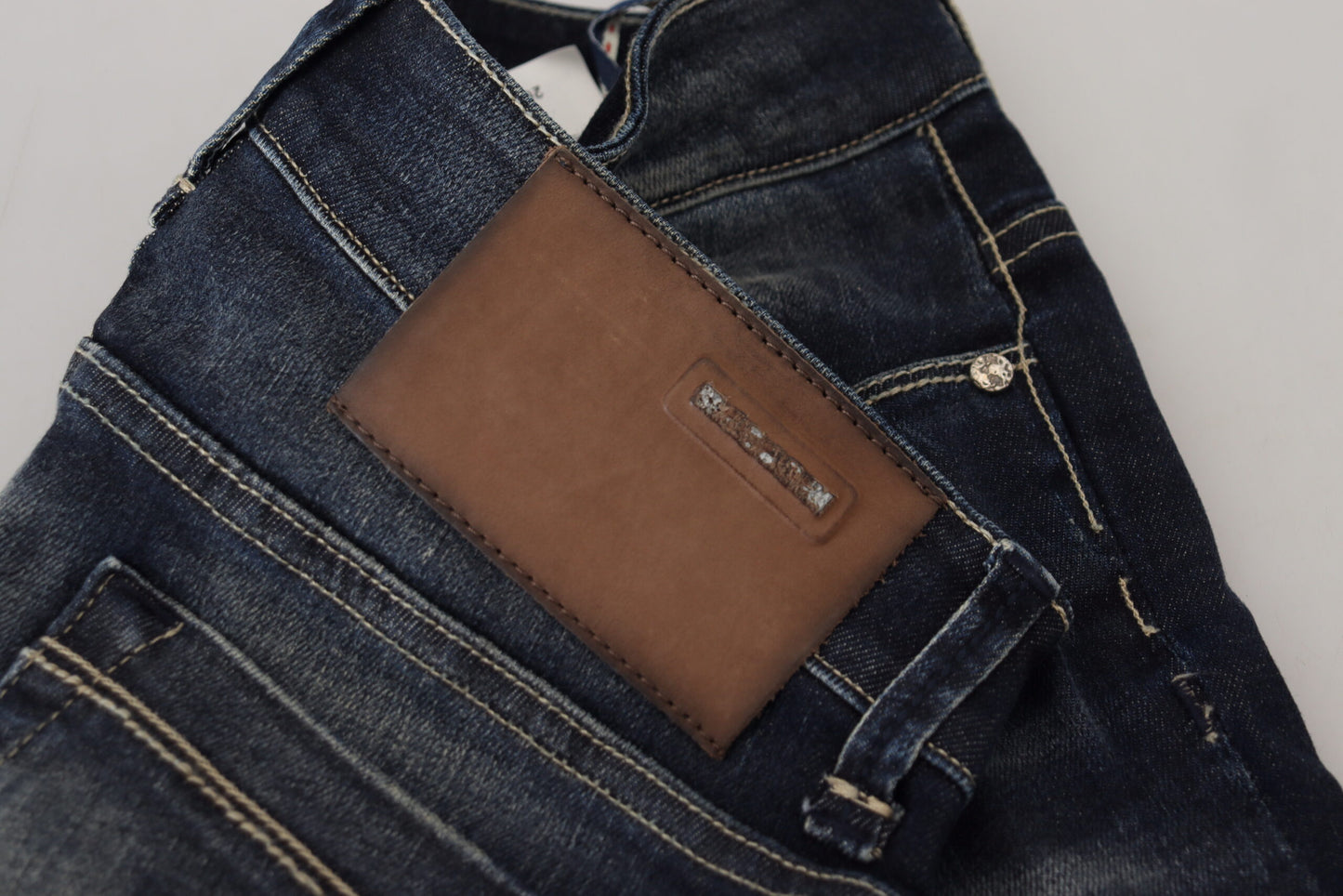 Acht Blau gewaschene Baumwolle Slim Fit Damen Denim Jeans