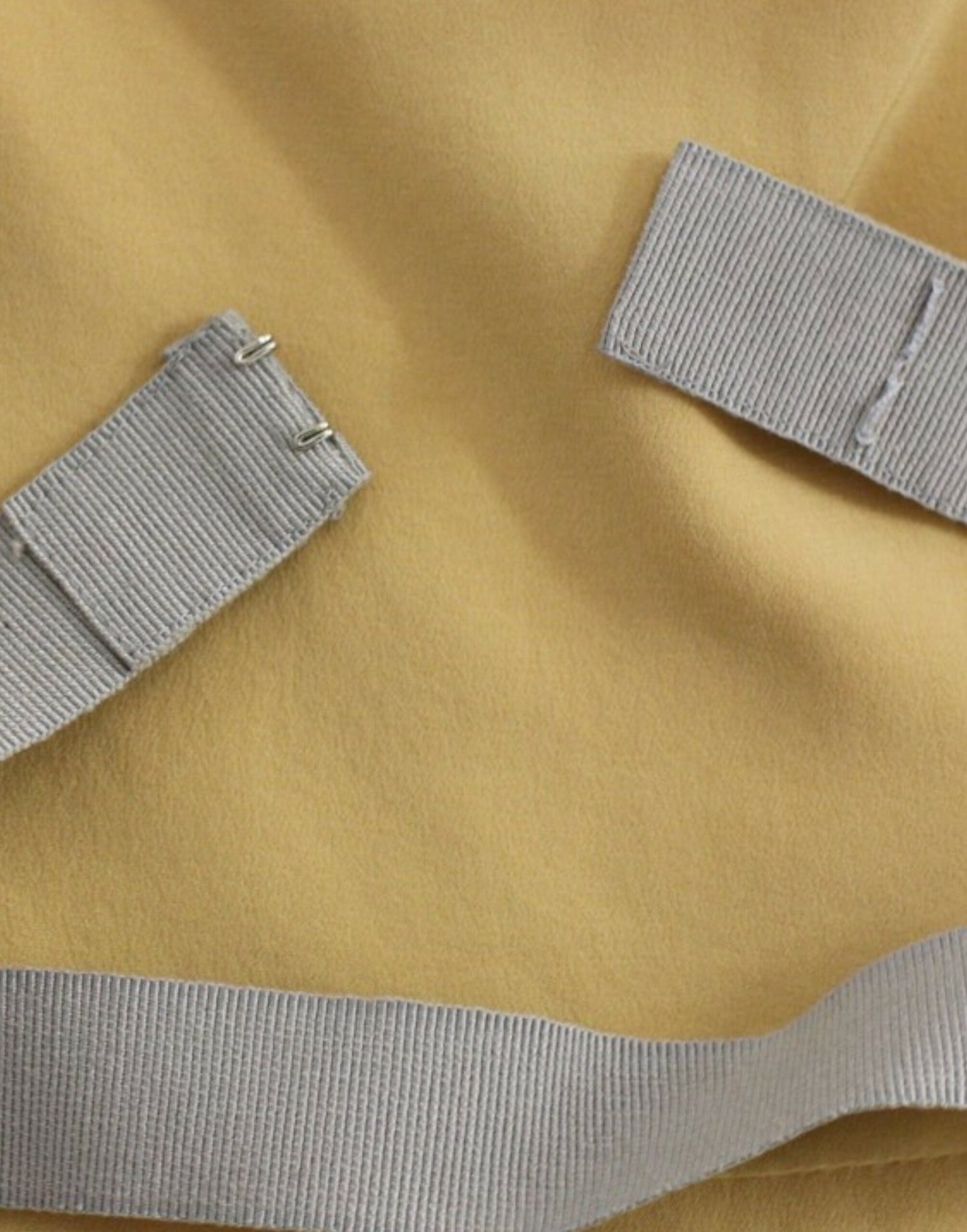 Dolce & Gabbana Bronzefarbenes Seiden-Etuikleid