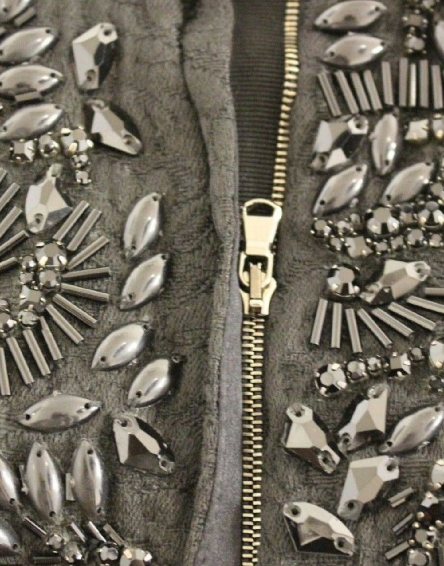 Dolce & Gabbana Schwarzes geblümtes, kristallbesetztes Kleid