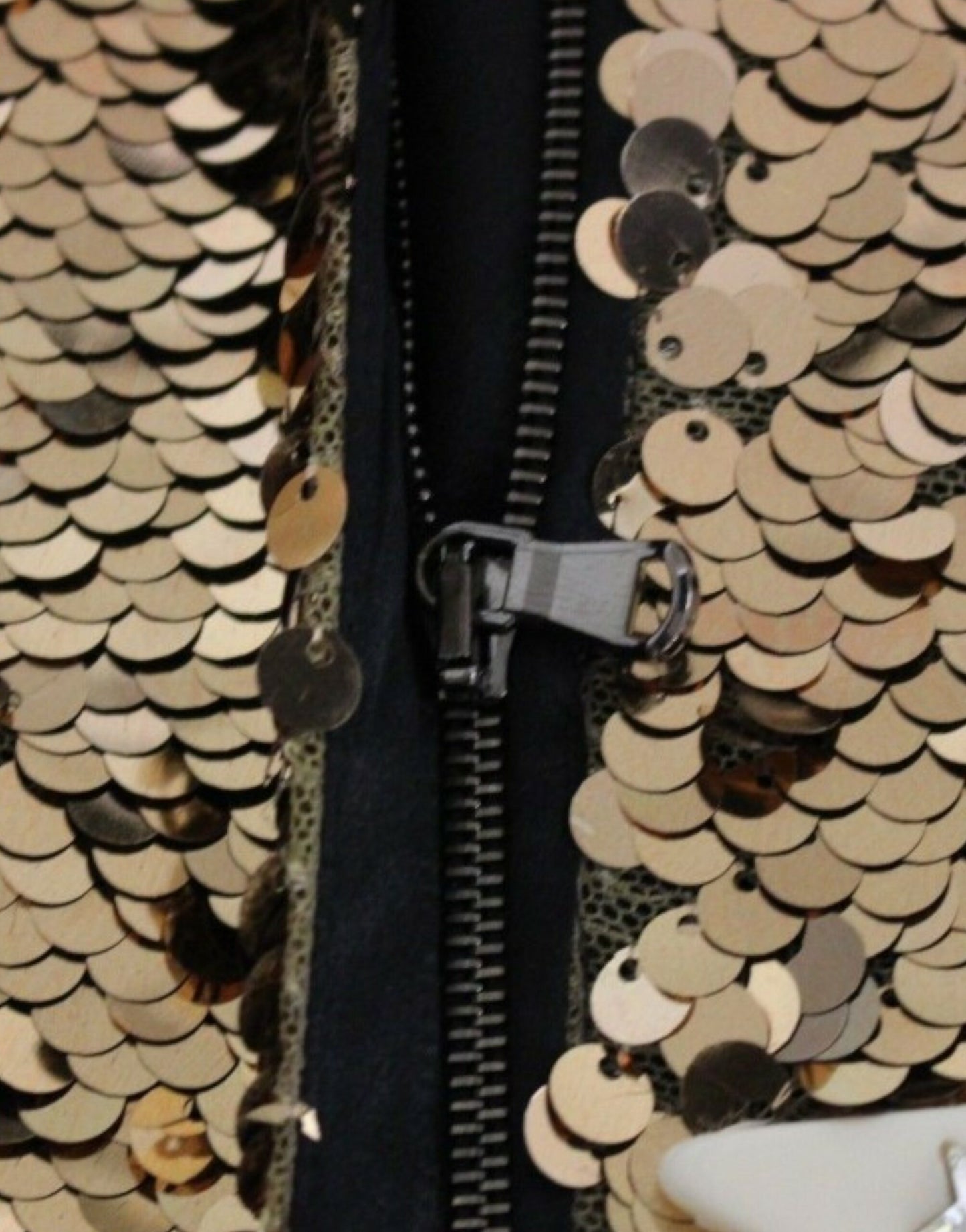 Dolce & Gabbana Meisterwerk goldfarbenes Kleid mit Pailletten und Swarovski-Kristallen