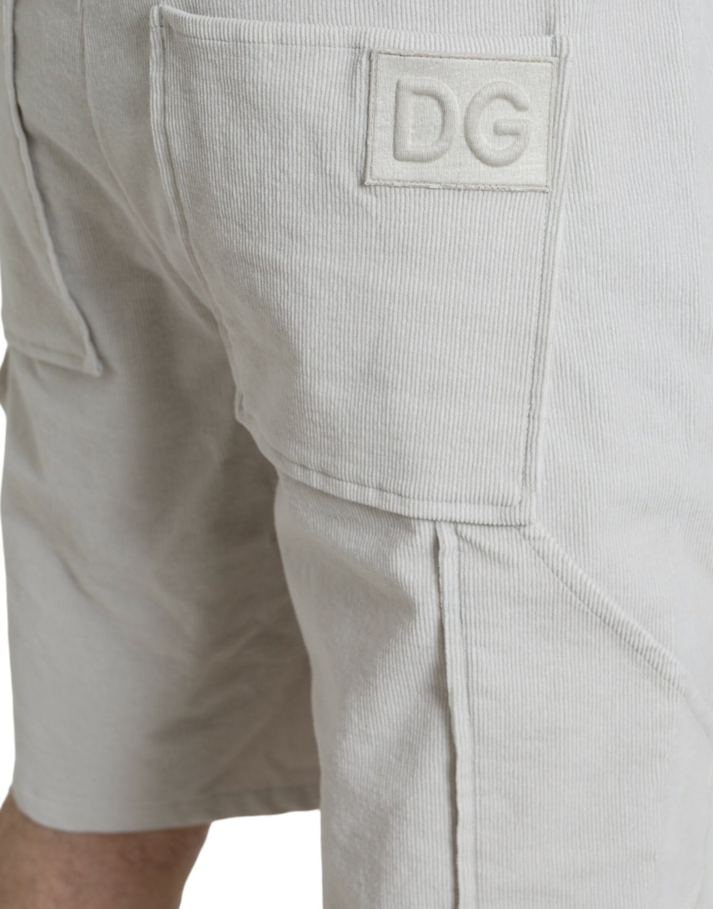 Dolce & Gabbana Beigefarbene Logo-Bermuda-Shorts aus Baumwollcord