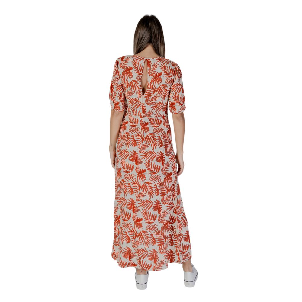 B.Young Rotes Viskose-Maxikleid