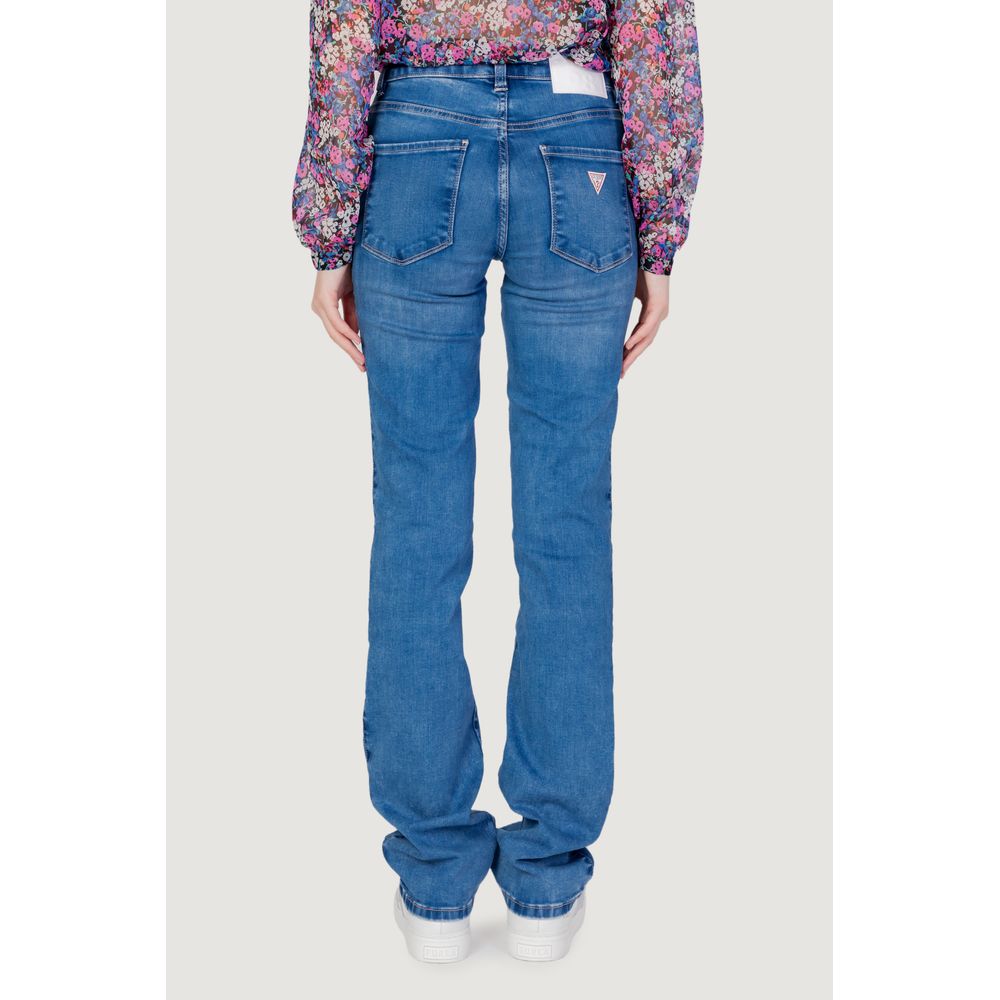 Guess Hellblaue Mom Jeans aus Bio-Baumwolle