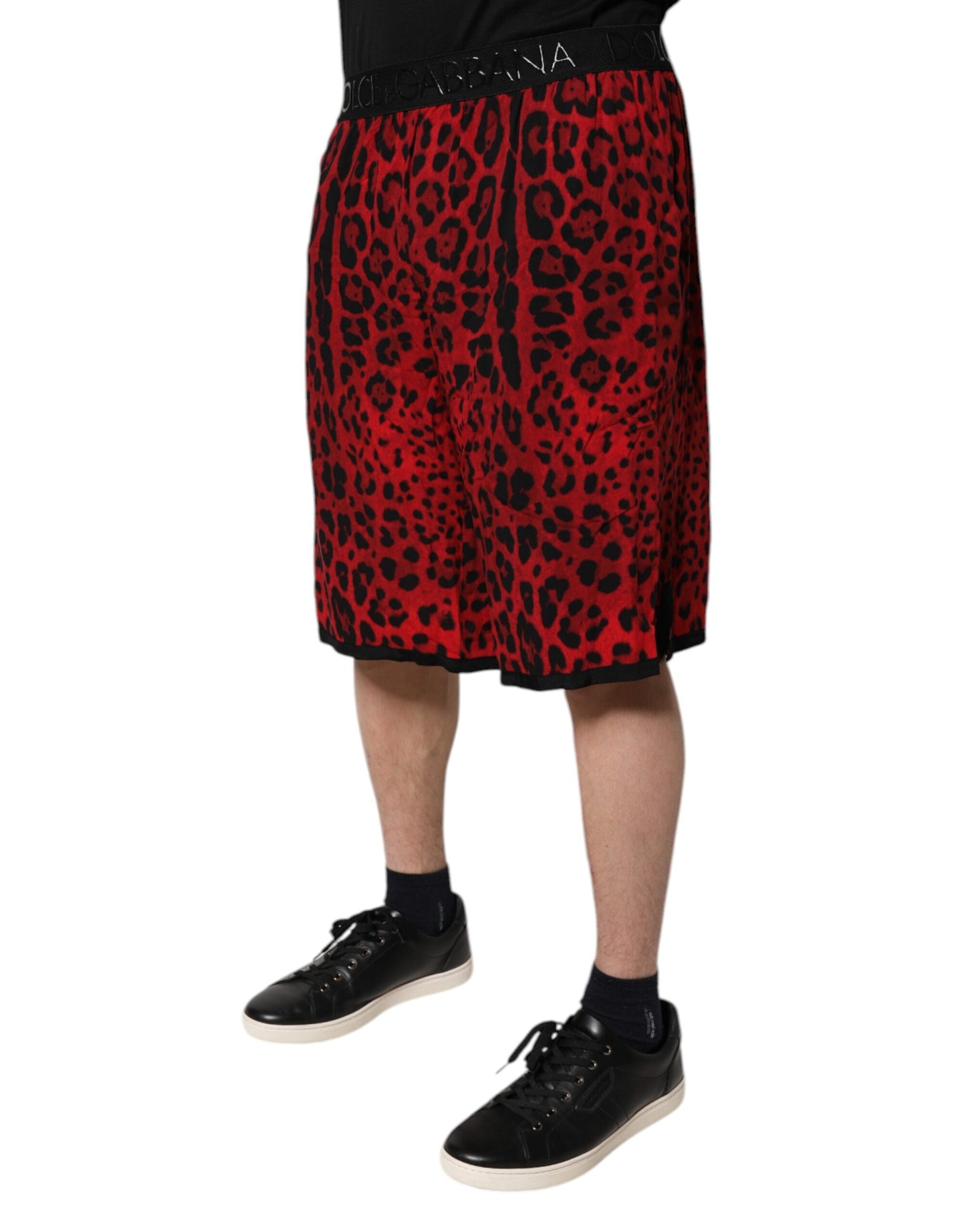 Dolce & Gabbana Rote Bermudashorts mit Leopardenmuster aus Viskose