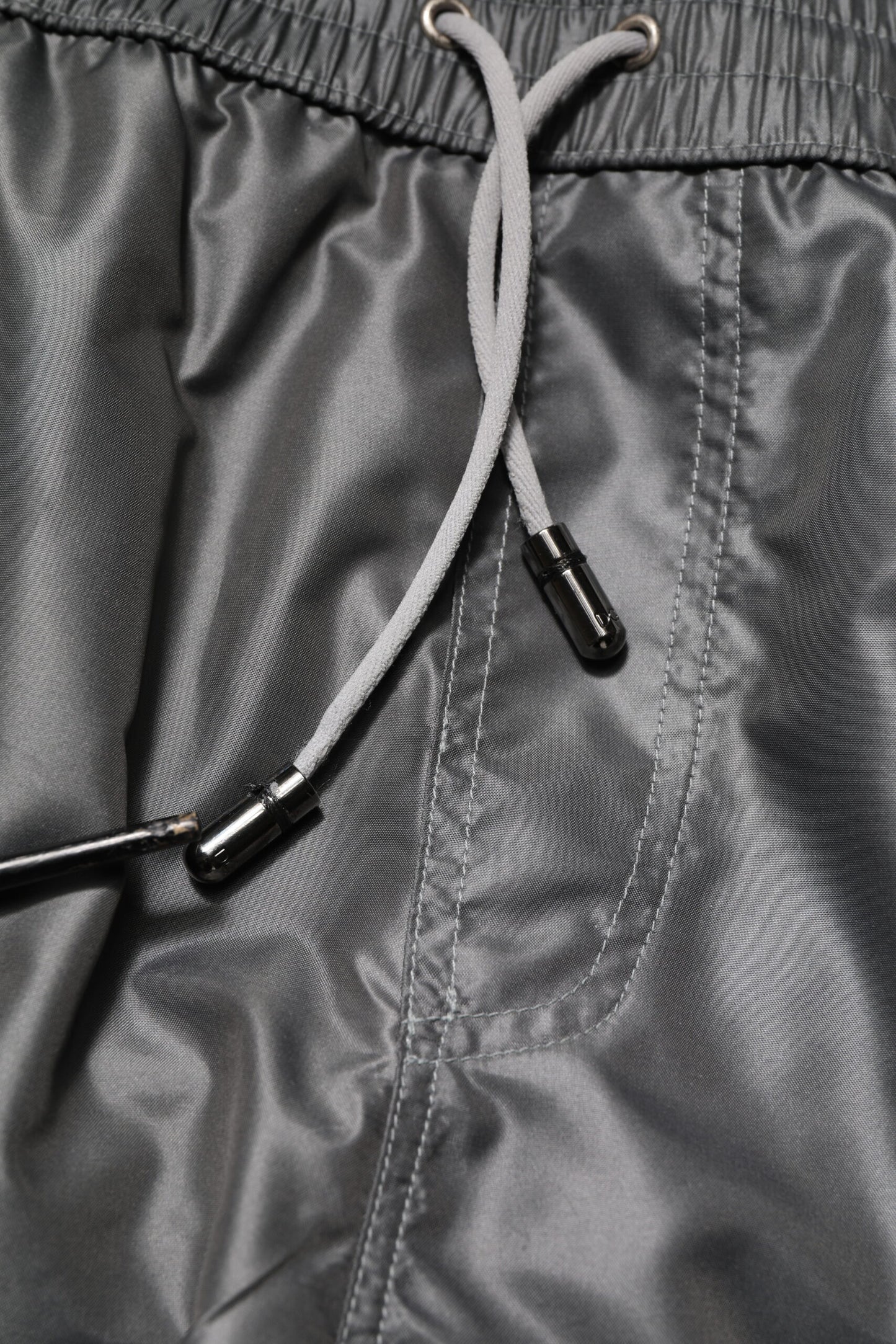 Dolce & Gabbana Graue lässige Bermudashorts aus Polyester mit mittlerer Taille