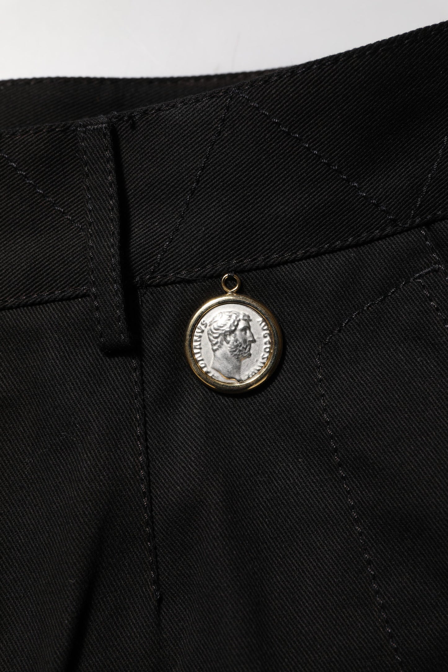 Dolce & Gabbana Schwarze knielange Herren Bermudashorts aus Baumwolle