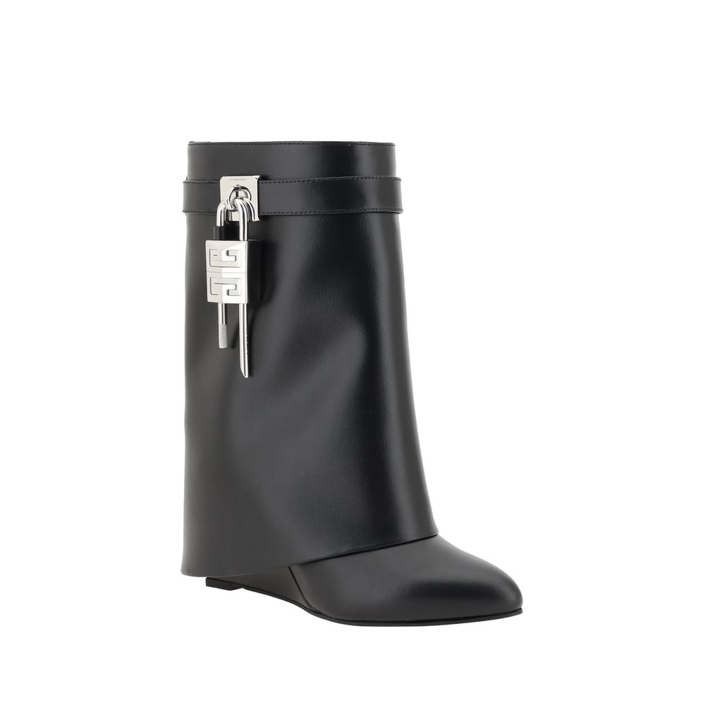 Givenchy Schwarze Kalbshaut Bos Taurus Stiefeletten