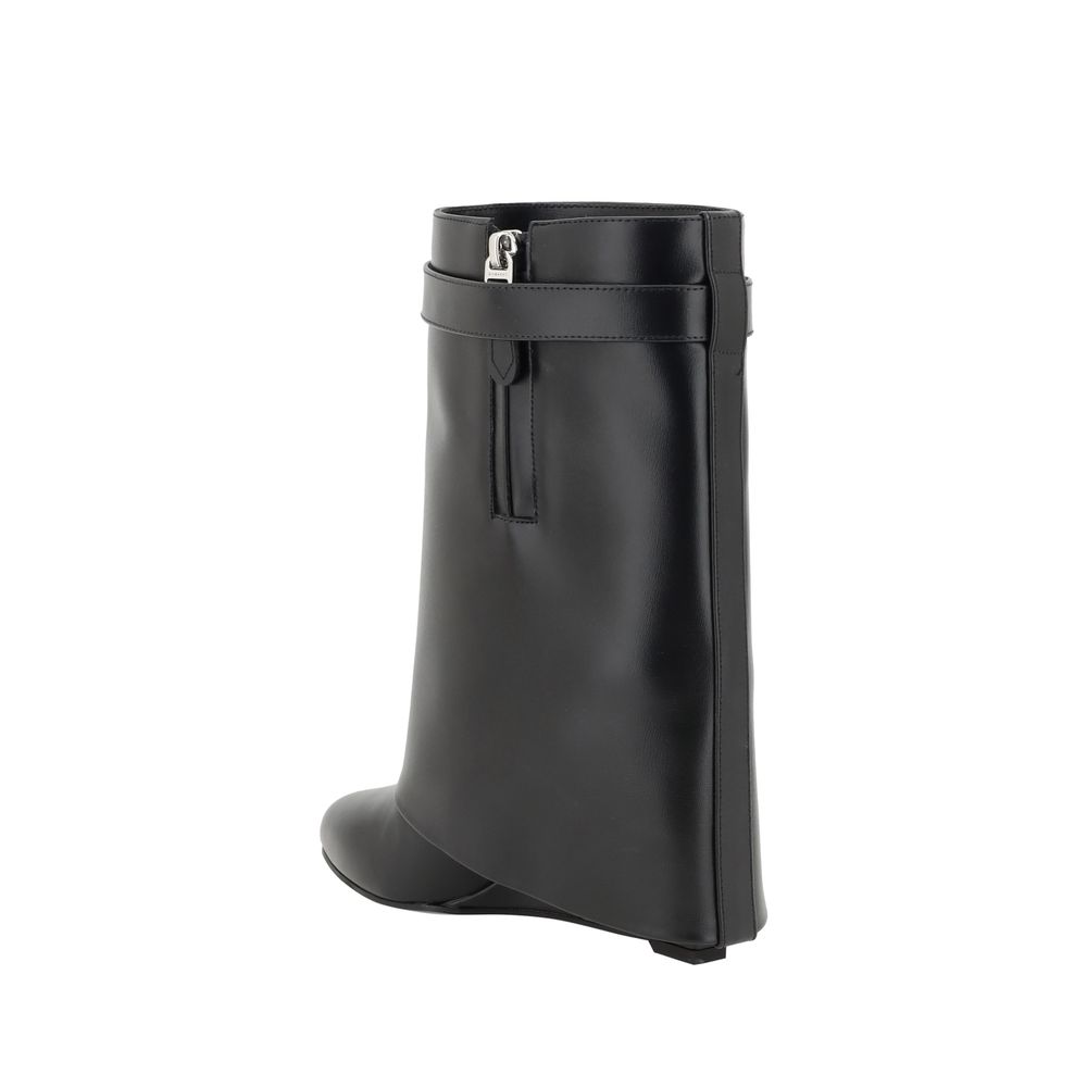 Givenchy Schwarze Kalbshaut Bos Taurus Stiefeletten