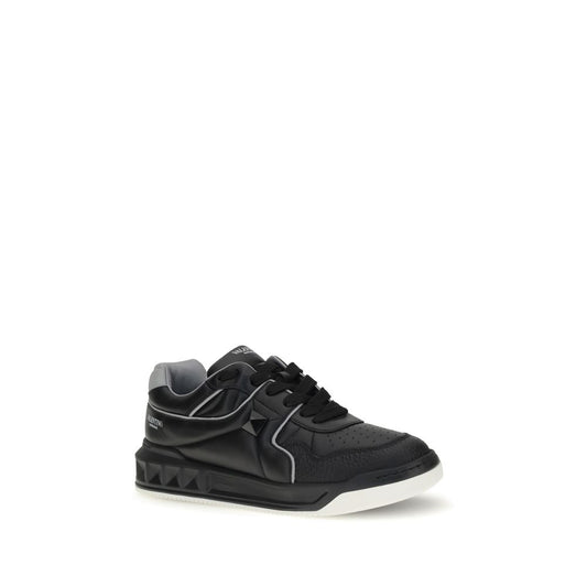 Valentino Garavani Schwarze Low-Top-Sneaker aus Kalbsleder Bos Taurus