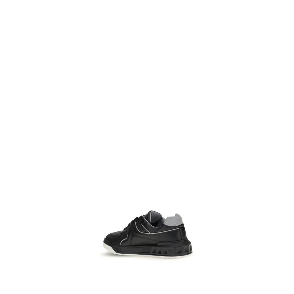 Valentino Garavani Schwarze Low-Top-Sneaker aus Kalbsleder Bos Taurus
