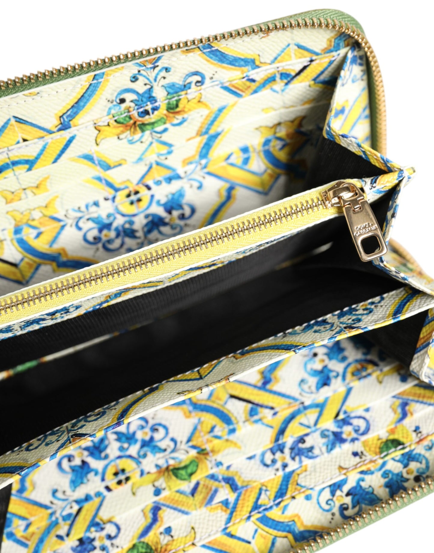 Dolce & Gabbana Grünes Leder Logo Plaque Zip um Continenta Brieftasche