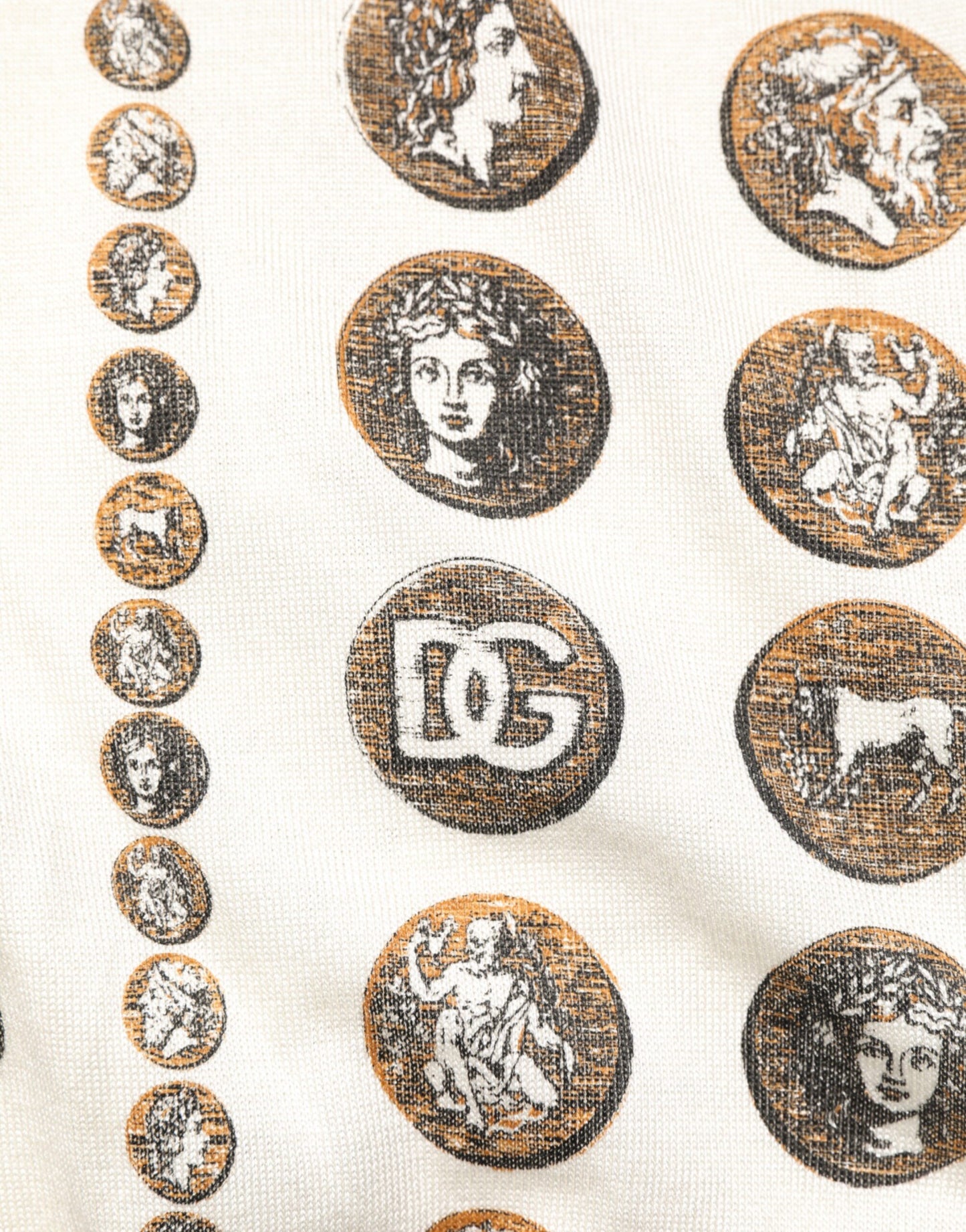 Dolce & Gabbana Elfenbeinfarbenes Seiden-Polo-T-Shirt mit Münzdruck für Männer