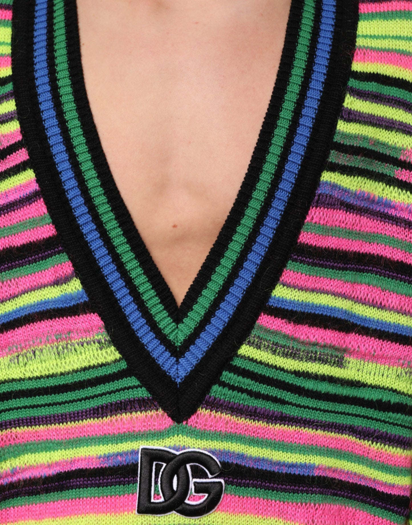 Dolce & Gabbana Multicolor DG Logo V-Ausschnitt Strickpullover