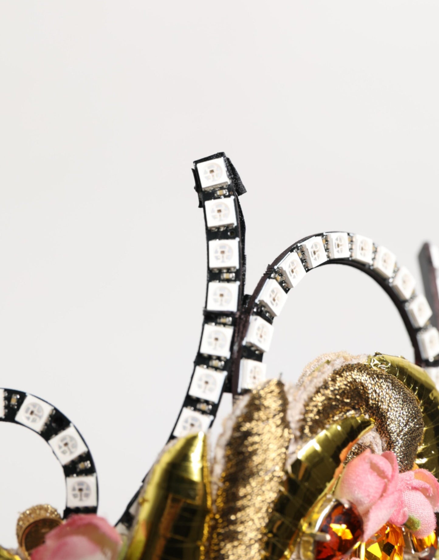 Dolce & Gabbana Gold Messing Kristall verschönert Kopfstück Krone Diadem Tiara