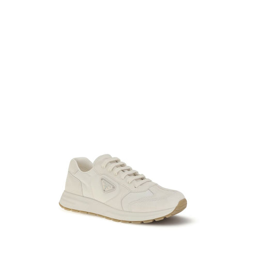 Prada Sneaker aus recyceltem Polyamid in Creme