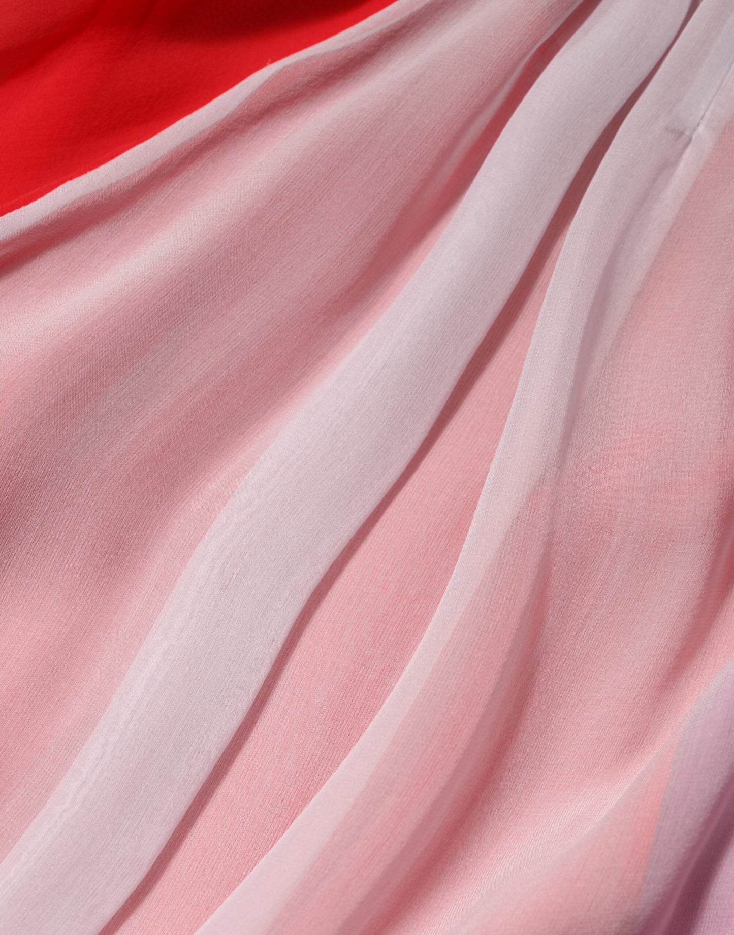 Dolce & Gabbana Seidenbluse mit kurzen Ärmeln und bunten Mustern