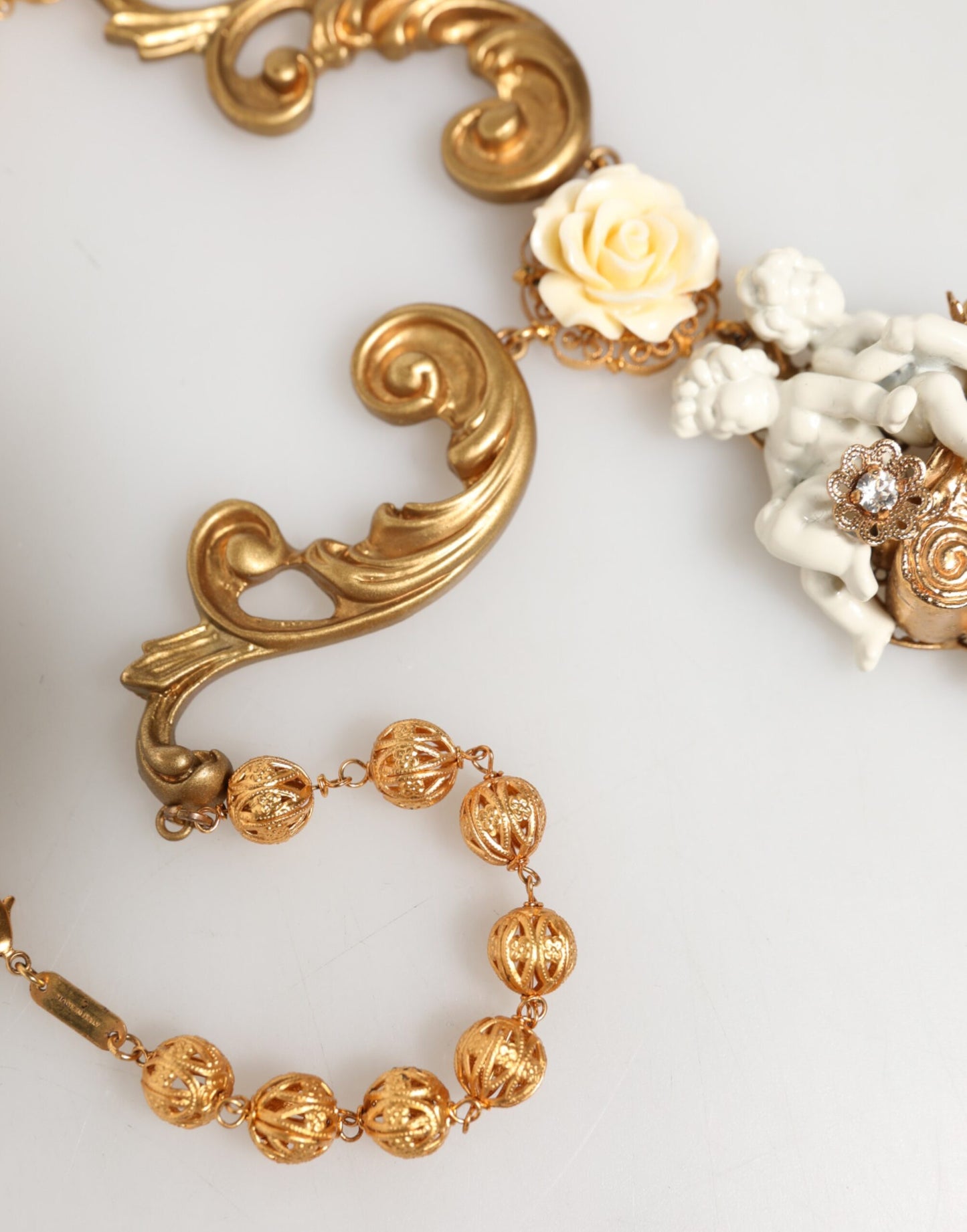 Dolce & Gabbana Goldene Halskette mit Barock-Anhänger aus Keramik und Kristall