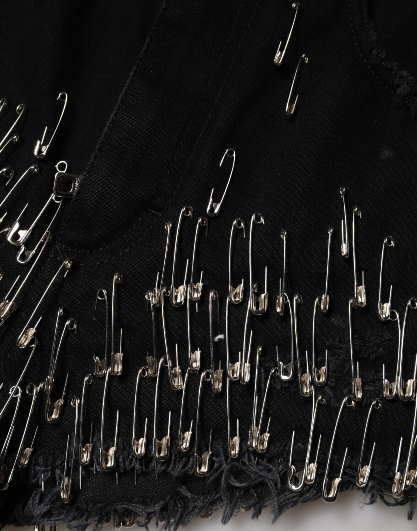 Dolce & Gabbana Schwarze Hot Pants aus Baumwoll-Denim mit Nadel-Details