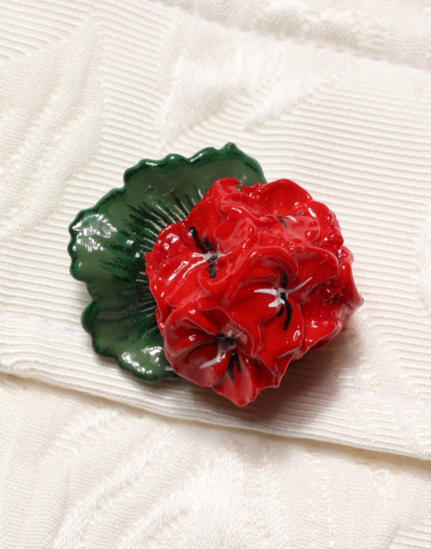 Dolce & Gabbana Weißer Mini-Rock aus floralem Brokat mit hohem Bund