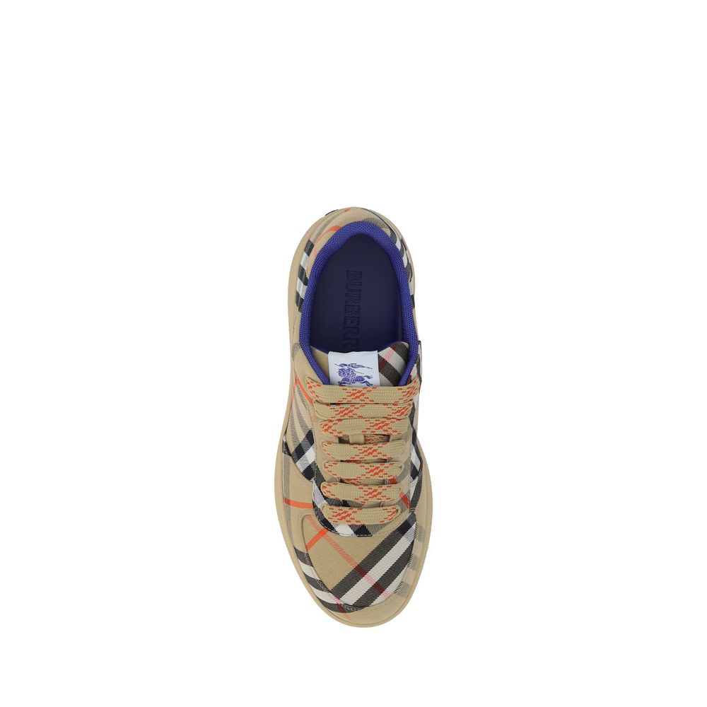 Burberry Beige Sneaker aus Stoff mit niedrigem Schaft